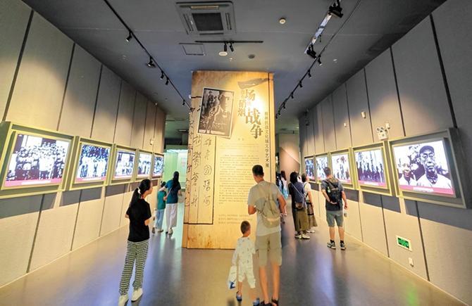 抗戰(zhàn)文學(xué)藝術(shù)展在梧展出